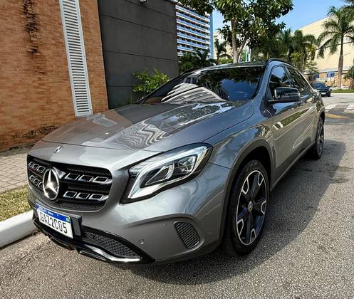MERCEDES-BENZ GLA 200 1.6 CGI FLEX NIGHT 7G-DCT MERCEDES-BENZ GLA 200 1.6 CGI FLEX NIGHT 7G-DCT